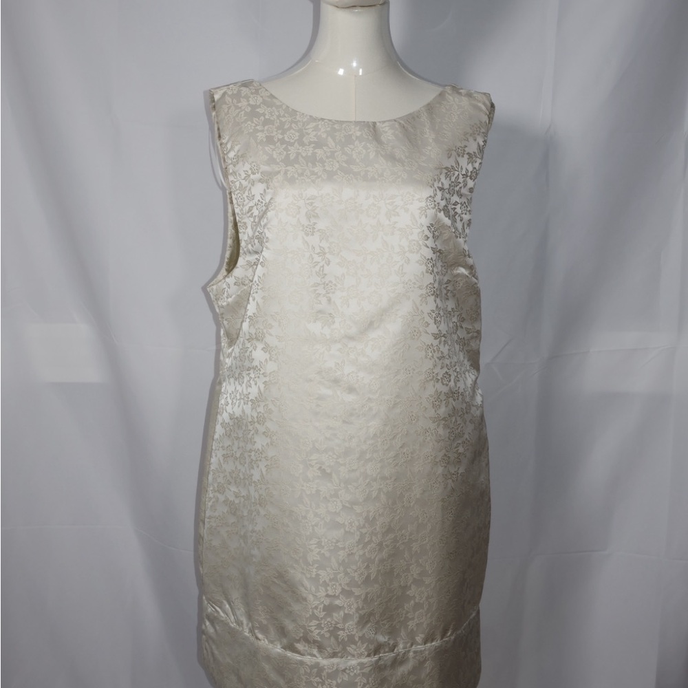 Elegant Cream Midi Dress